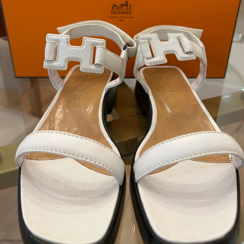 Hermes Elegant White Sandals for Women